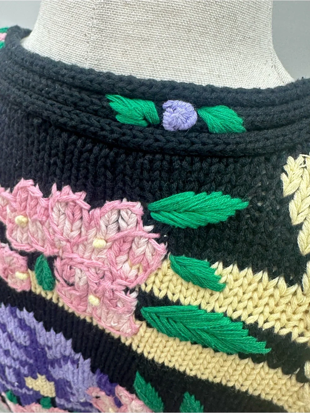 Vintage Hand Knitted Lisa Coufal Floral Sweater 100% Cotton 3D Embroidery Size L